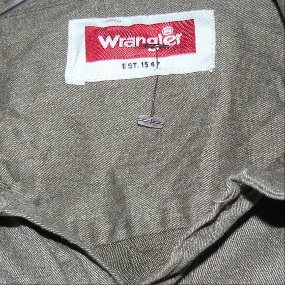 Wrangler Button Down Shirt Size Small - Picture 3 of 3